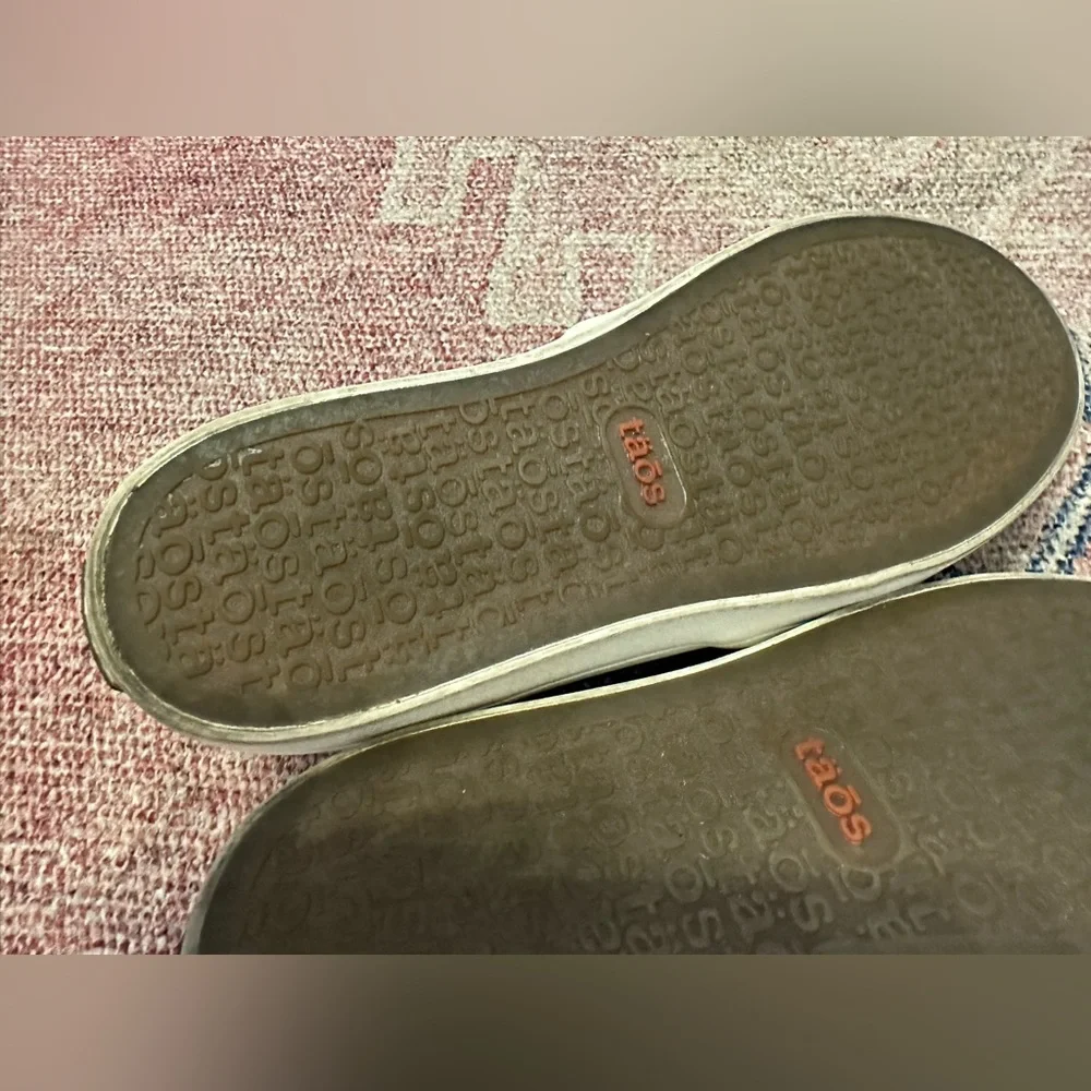 Taos slip on grey hutch hut canvas preppy sneakers men’s 9.5